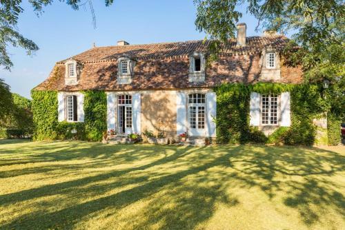 Liorac-sur-louyre Villa Sleeps 11 Pool Wifi