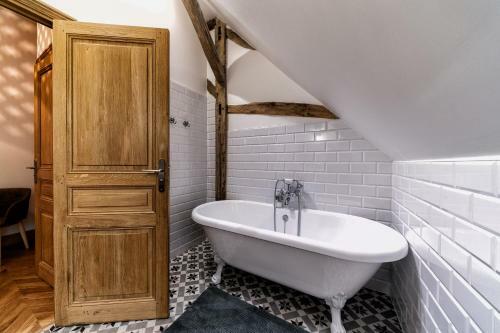 Hostal La Grange De L�onie