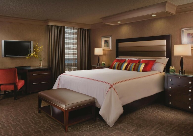 Hotel Treasure Island