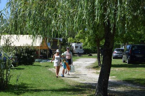 Camping Les Etangs De Plessac