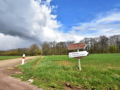 Spacious Holiday Home In Sormery With Swimming Pool