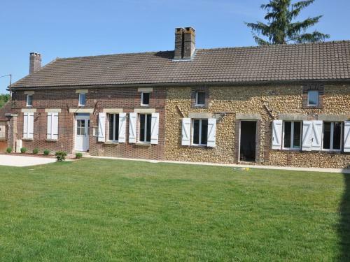 Spacious Holiday Home In Sormery With Swimming Pool