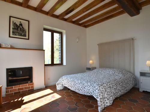 Spacious Holiday Home In Sormery With Swimming Pool