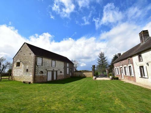 Spacious Holiday Home In Sormery With Swimming Pool