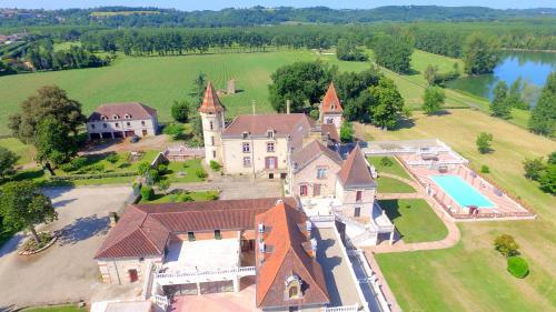Bed & Breakfast Ch�teau De Lastours