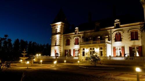 Bed & Breakfast Ch�teau De Lastours