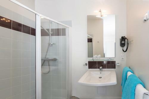 Hotel Les Bains Boyardville - H�tel Et Restaurant