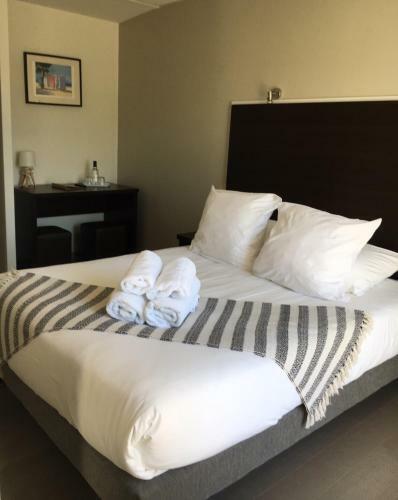 Hotel Les Bains Boyardville - H�tel Et Restaurant