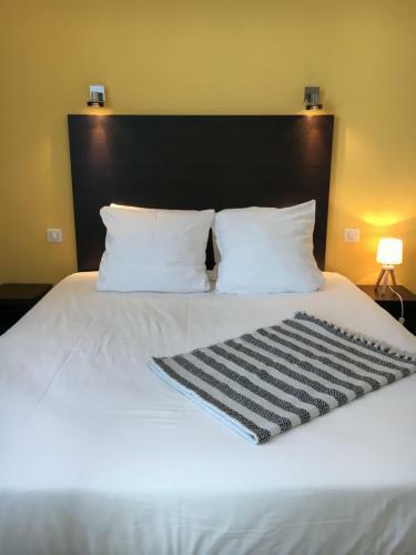 Hotel Les Bains Boyardville - H�tel Et Restaurant