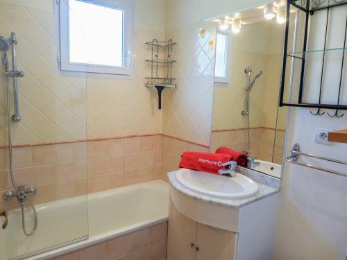 Holiday Home Le Mas D'esqui�re