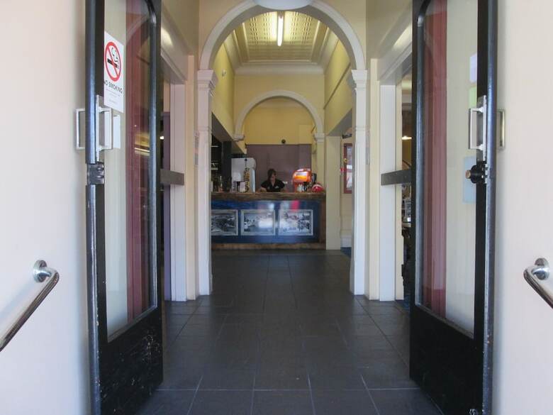 Maclean Hotel