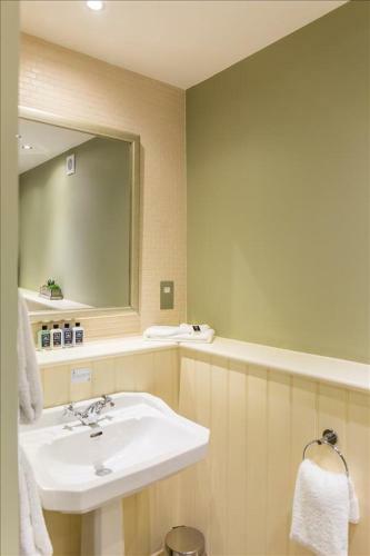 Cameron House Two Bedroom Semi-detached Lodge L22