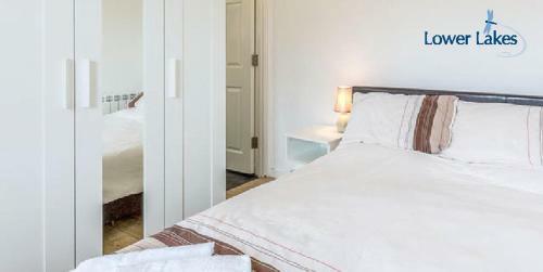 Hazel 1 - Standard Plus One Bed Apartment On Private Estate