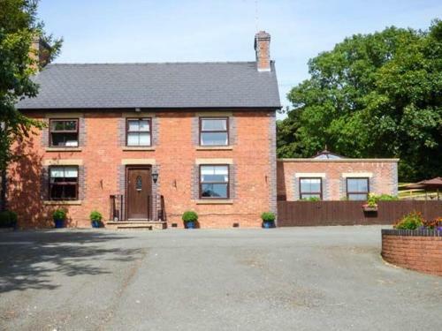 Ty Newydd, Welshpool