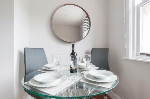 Dalkeith Three Bed Two Bath Apartment