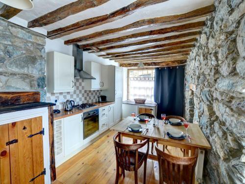 Cozy Holiday Home In Dolgellau With Tv
