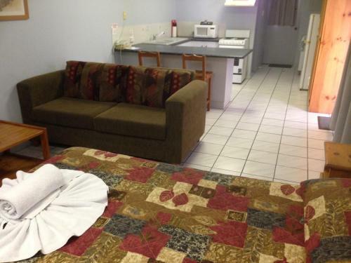 Palm Valley Motel