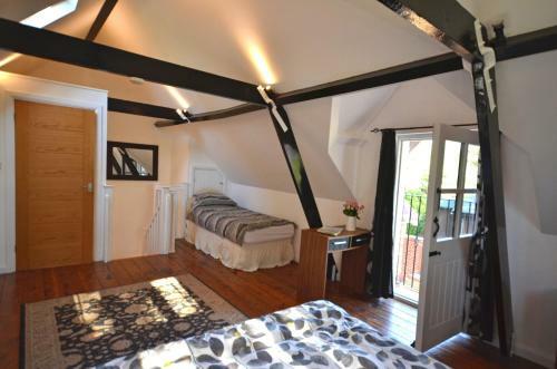 Gaveston Coach House