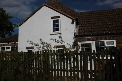 Conifer Cottage At The Old Manor In North Somercotes