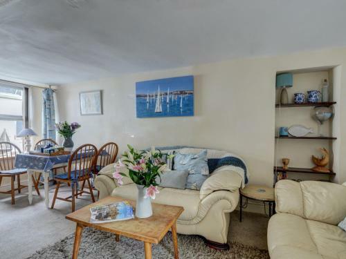 Cozy Holiday Home In Northam With Garden