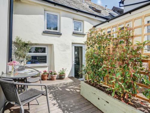 Cozy Holiday Home In Northam With Garden