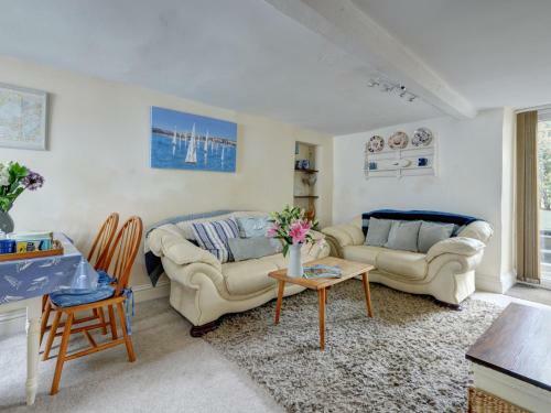 Cozy Holiday Home In Northam With Garden