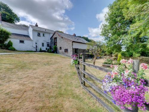 Spacious Holiday Home In Parracombe With Garden