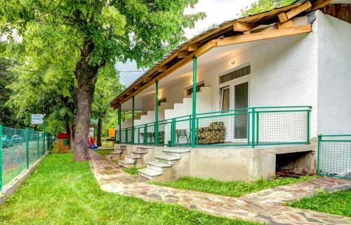 Green Hotel