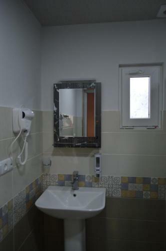 Hostal Garbani Gardens