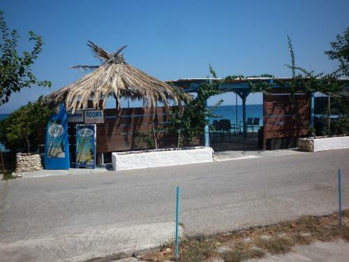 Hostal Akri Rooms