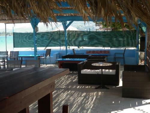 Hostal Akri Rooms