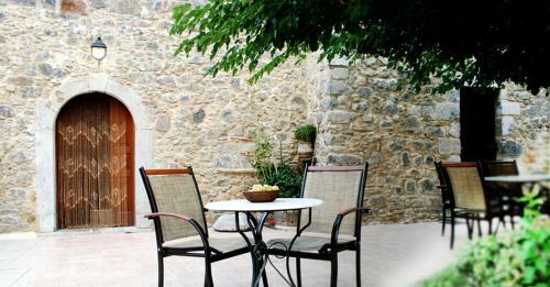Hostal Metohi House