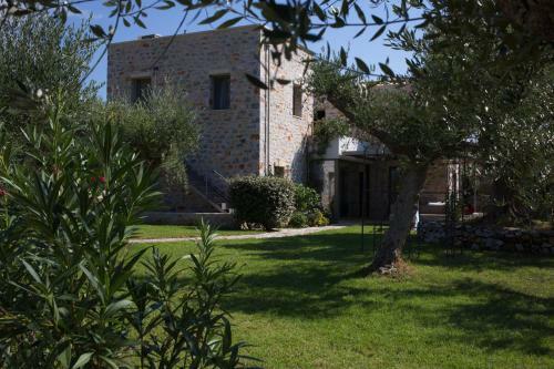 Villa Mythies -stone Houses In Mani