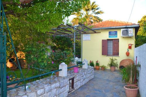 Chouchounikos Apartments