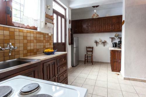 Nikoleri Studios & Apartments