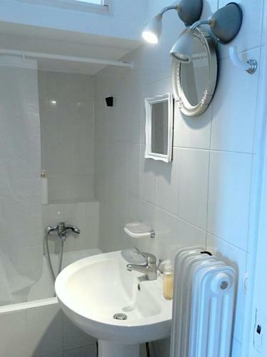 Artemis Apartments A2