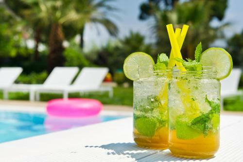 Hotel Marathon Beach Resort