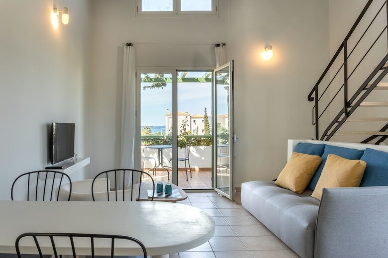 Neapoli Villas