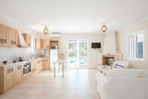 Neochori Villa Sleeps 4 Air Con Wifi