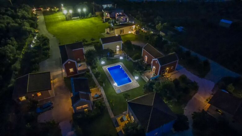 Hostal Athousakis Village