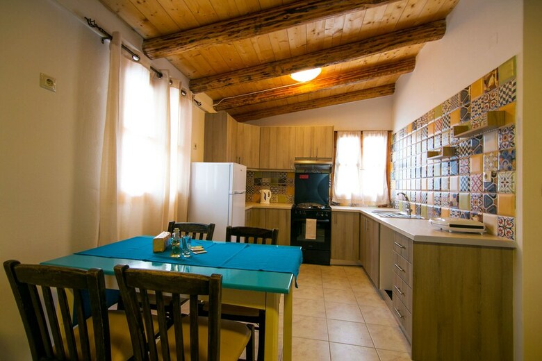 Hostal Athousakis Village