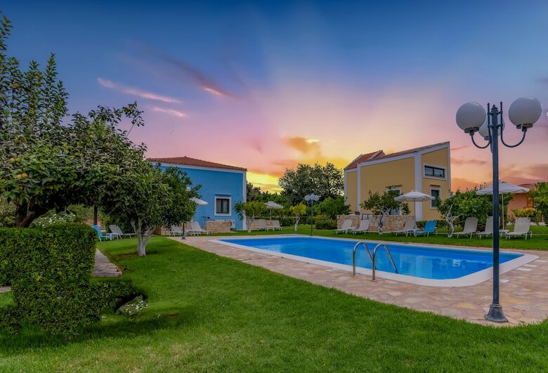 Hostal Athousakis Village