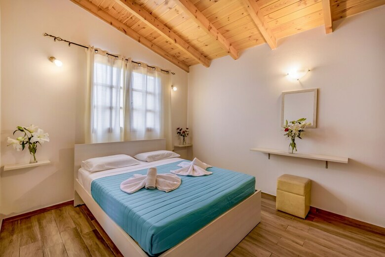 Hostal Athousakis Village