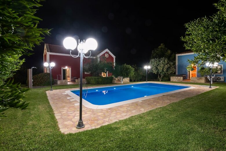Hostal Athousakis Village