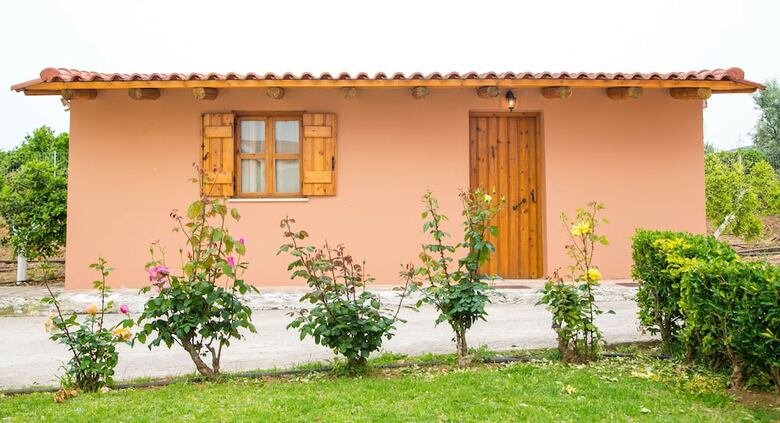 Hostal Athousakis Village