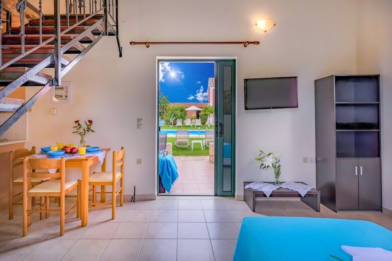 Hostal Athousakis Village
