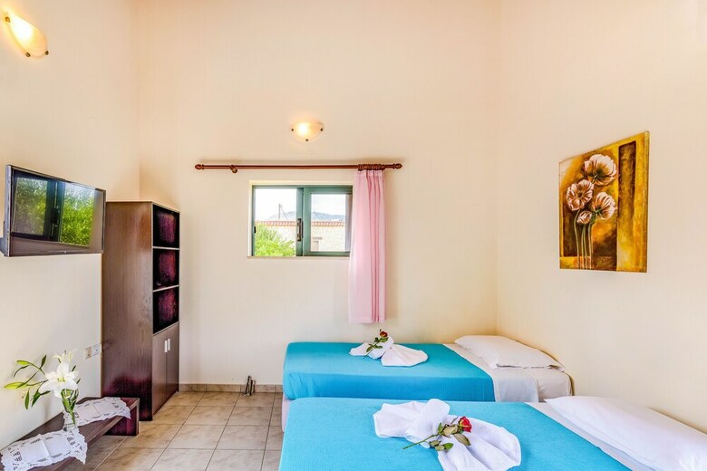 Hostal Athousakis Village