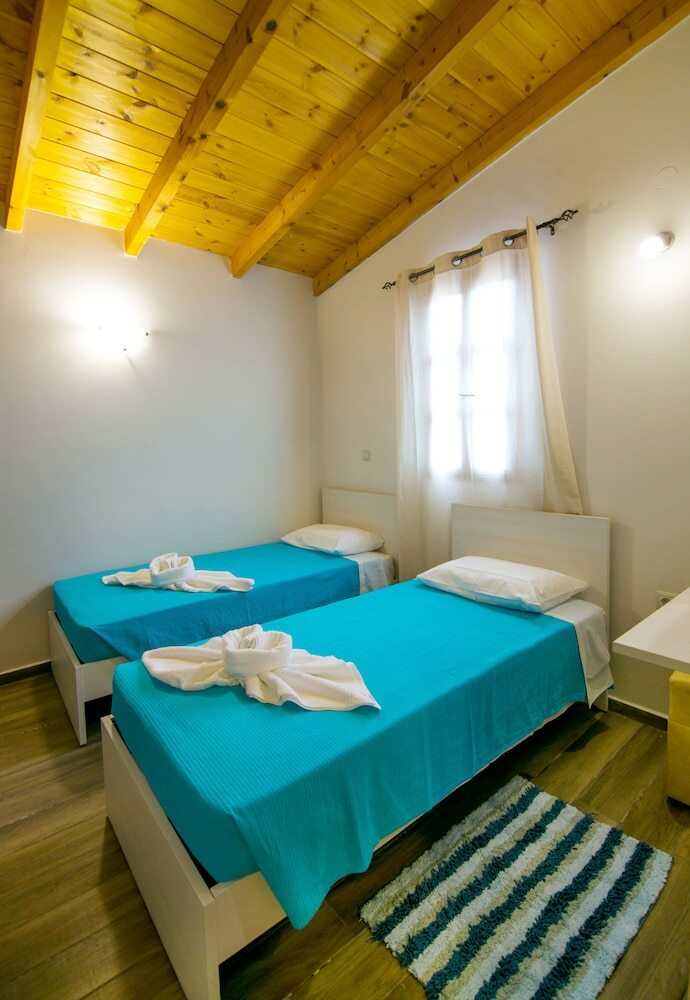 Hostal Athousakis Village