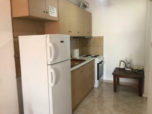 Nea Peramos Apartment 80m From The Beach