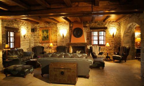 Xemoni Hotel